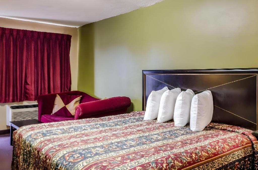 Rodeway Inn غرينفيل المظهر الخارجي الصورة